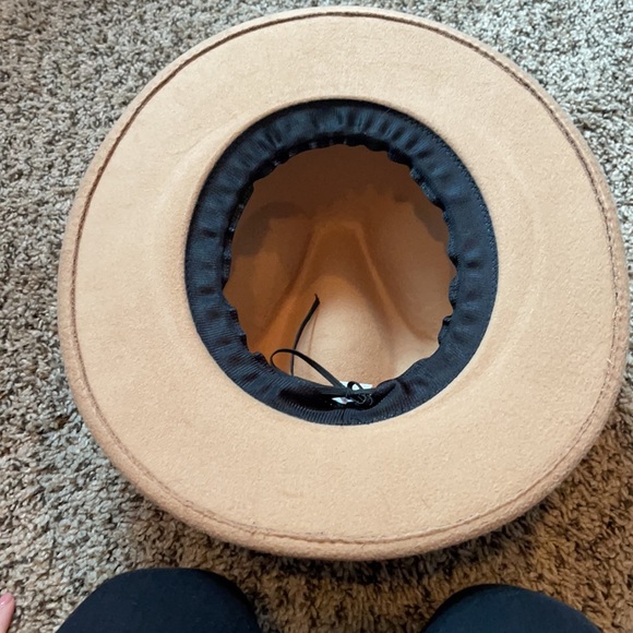 Adjustable hat - Picture 4 of 4